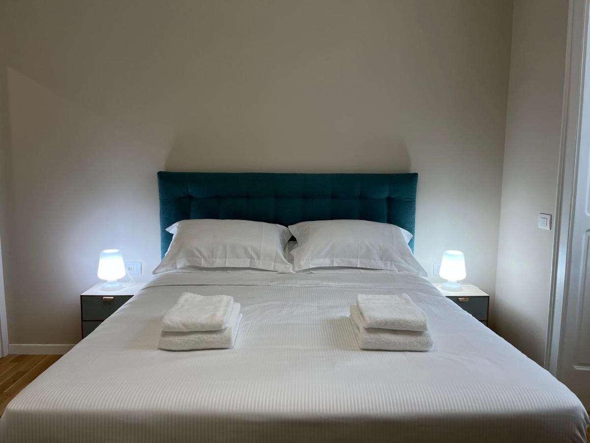 Regina By The Blue Twins Apartments Milano Bagian luar foto