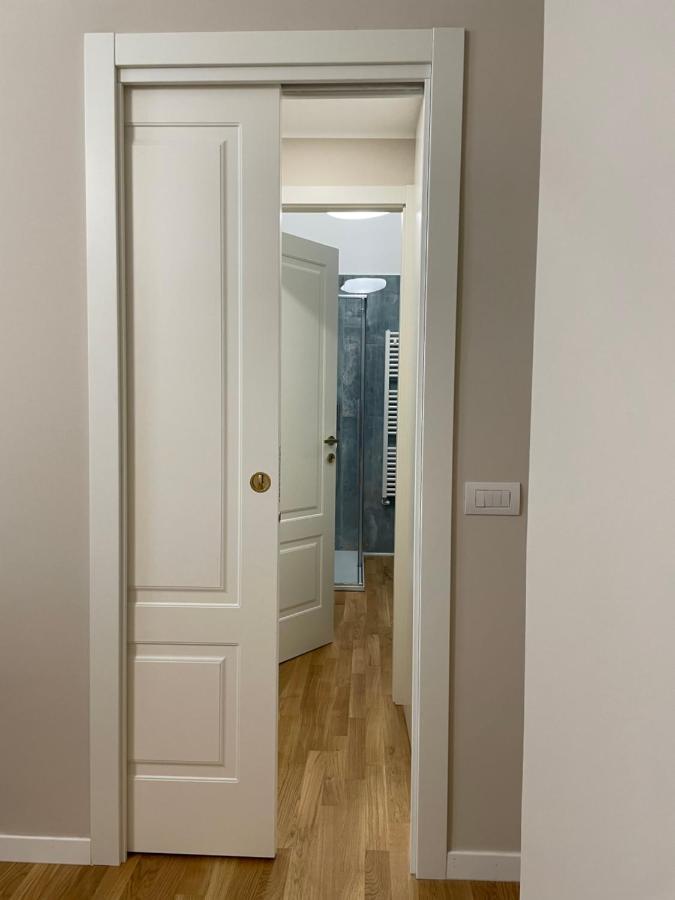 Regina By The Blue Twins Apartments Milano Bagian luar foto