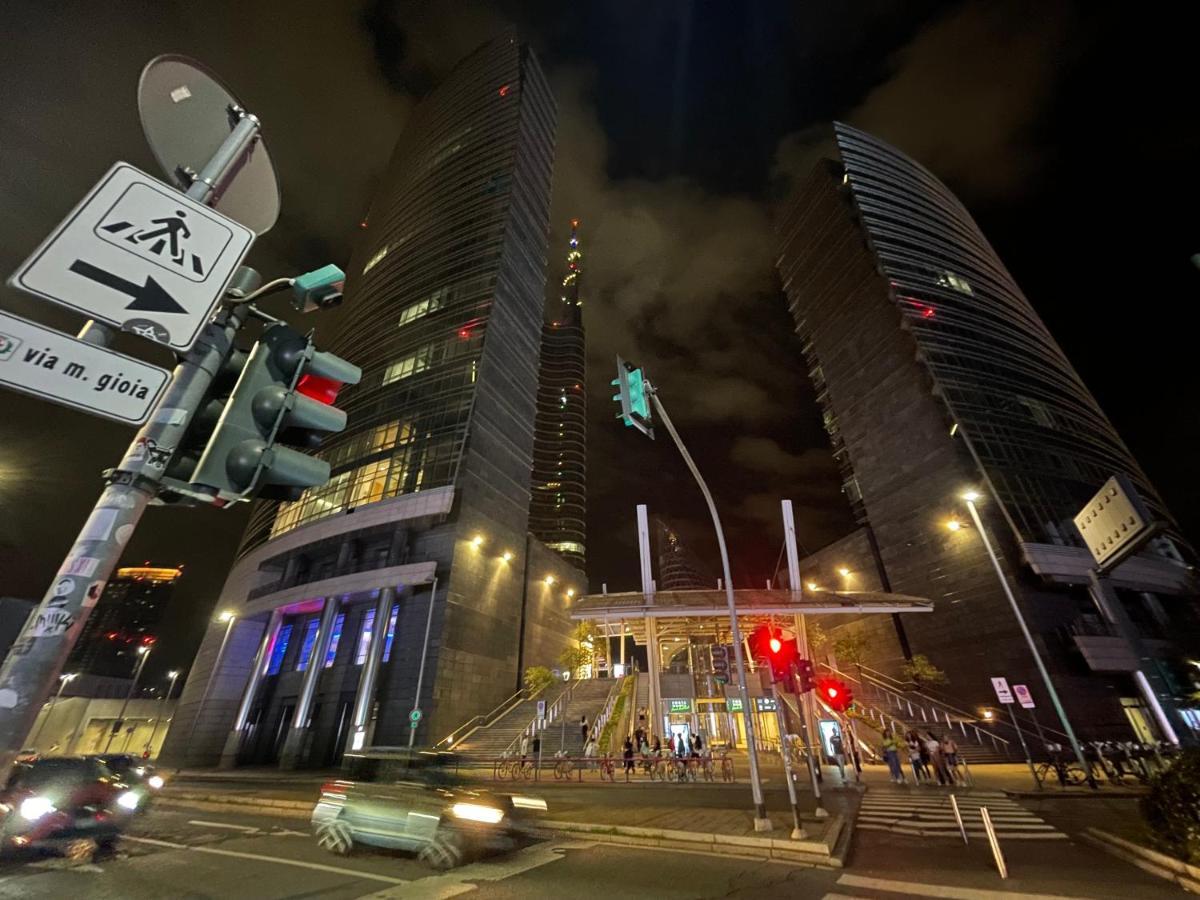 Regina By The Blue Twins Apartments Milano Bagian luar foto
