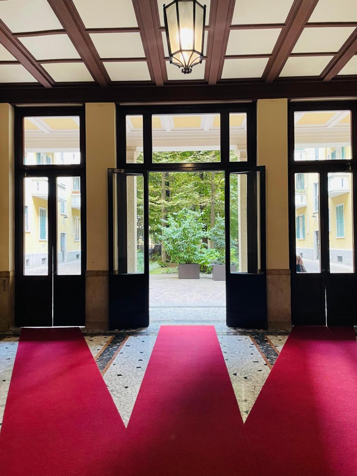 Regina By The Blue Twins Apartments Milano Bagian luar foto