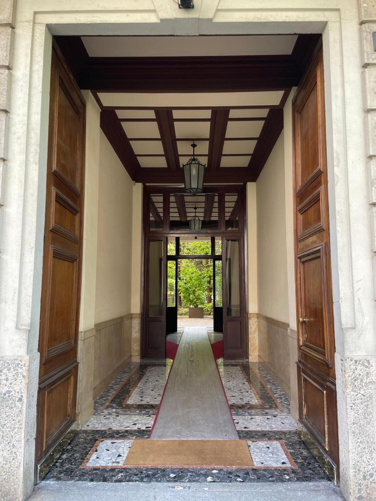 Regina By The Blue Twins Apartments Milano Bagian luar foto